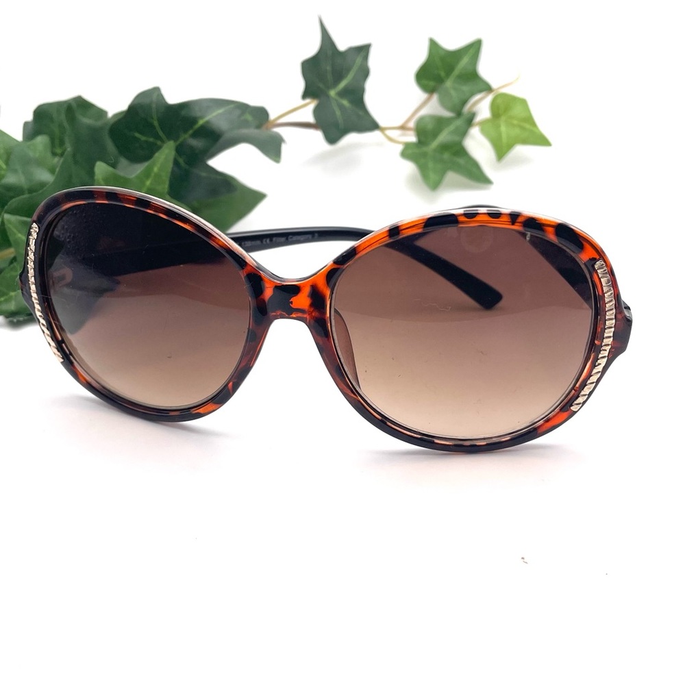Vintage Elle Tortoise Shell Pattern Sunglasses - image 1